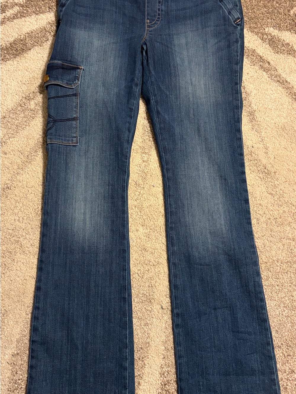 Seven7 dark wash flared jeans. NWT priced $74. Size 6 Great buy!
